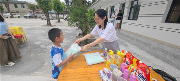 2023-6-21  貴州陽光產(chǎn)權(quán)交易所開展我們的節(jié)日·端午節(jié)主題實踐活動暨鄉(xiāng)村振興調(diào)研活動11.jpg