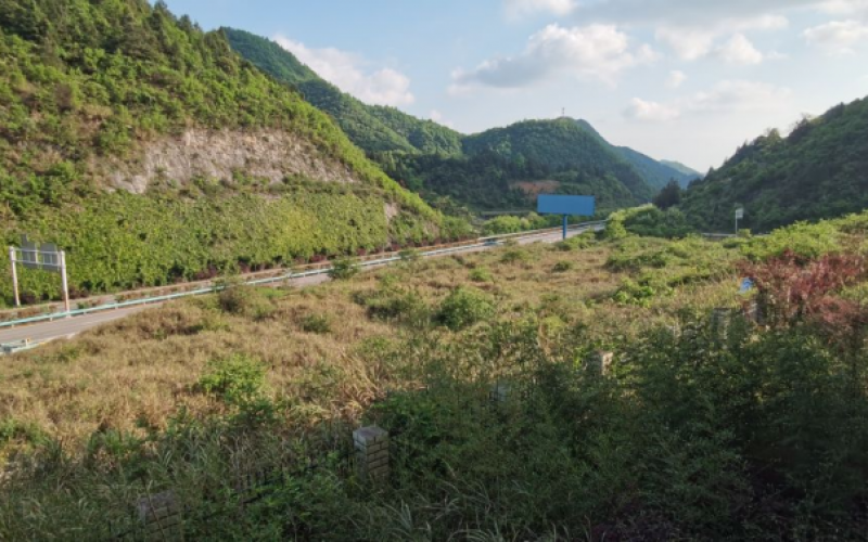 青曼收費站外土地處置