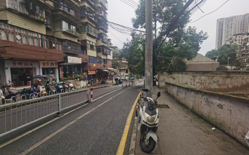 金頂山46幢1單元8層1號住宅轉(zhuǎn)讓（持有方：貴州省機關(guān)事務(wù)管理局國有資產(chǎn)管理服務(wù)中心）