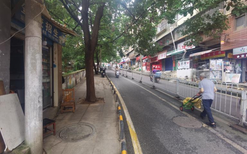 金頂山46幢1單元8層1號住宅轉讓（持有方：貴州省機關事務管理局國有資產管理服務中心）(二次掛牌)